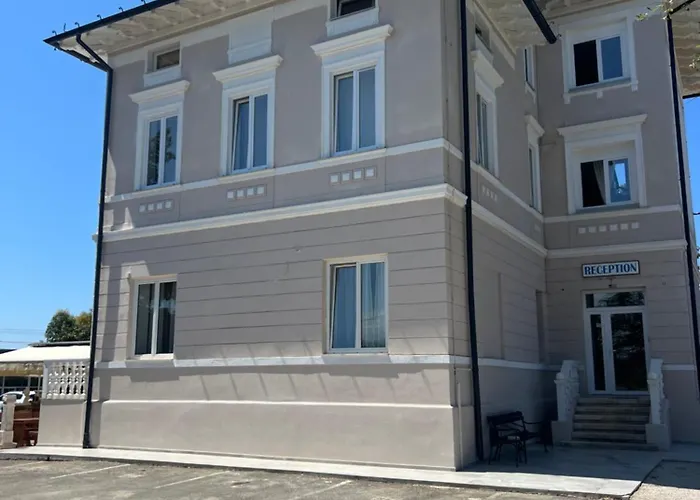 Hotel San Valentino Basanija